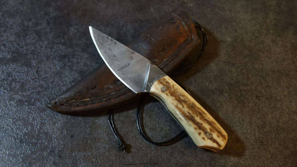 Couteau de cou damas bois de cerf